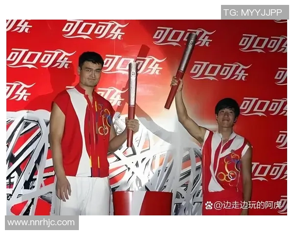 球员们纷纷表达对姚明的尊敬与崇敬之情展现篮球精神的传承与影响