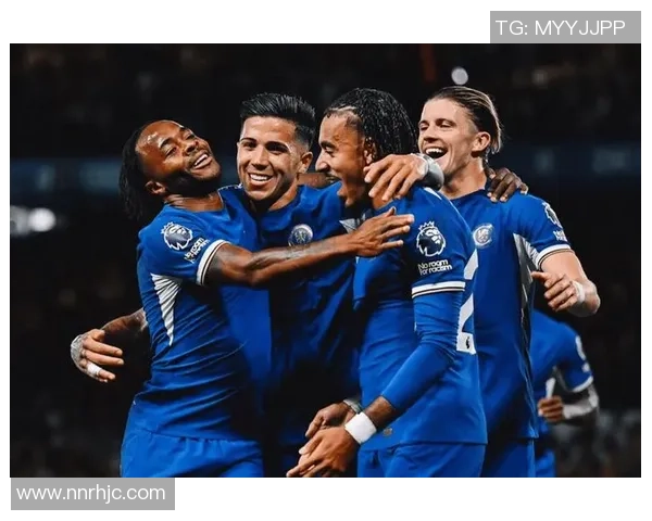 世界杯精彩对决AC米兰3-0战胜切尔西乌龙球引发争议与热议