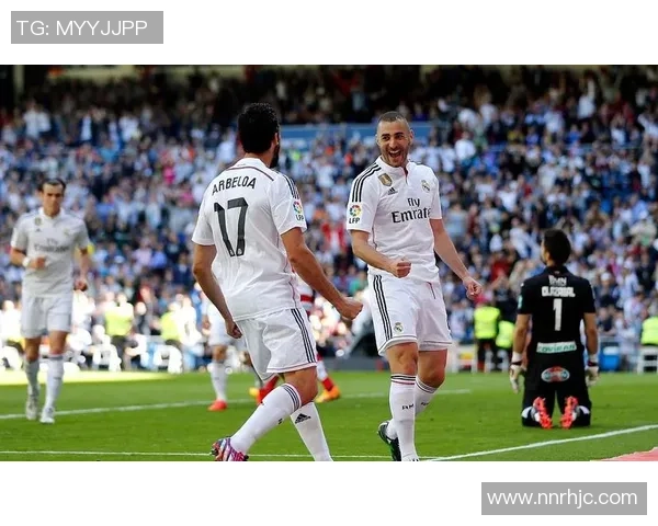 欧冠激战：皇马与多特蒙德战成平局精彩瞬间引发全场沸腾