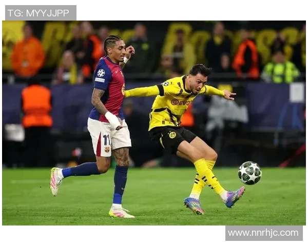 中超盛况：巴萨轻取切尔西乌龙球成比赛转折点深度解析