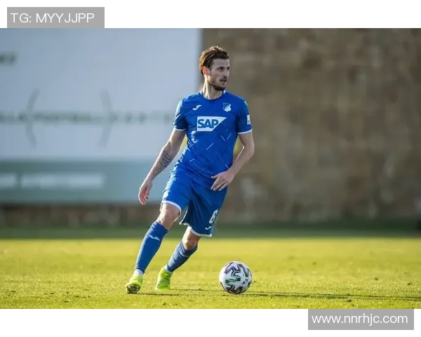 德甲激战:巴黎圣日耳曼6比2战胜巴萨点球大战瞬间点燃全场激情