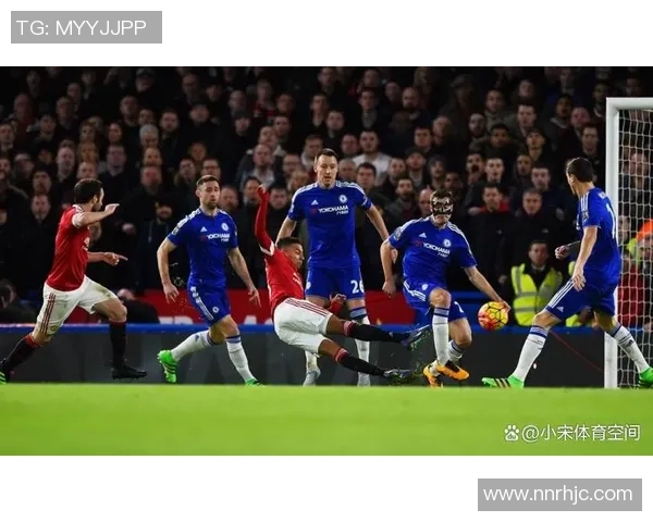 欧联杯激战：里昂6比2逆袭切尔西红牌争议引发全场热议