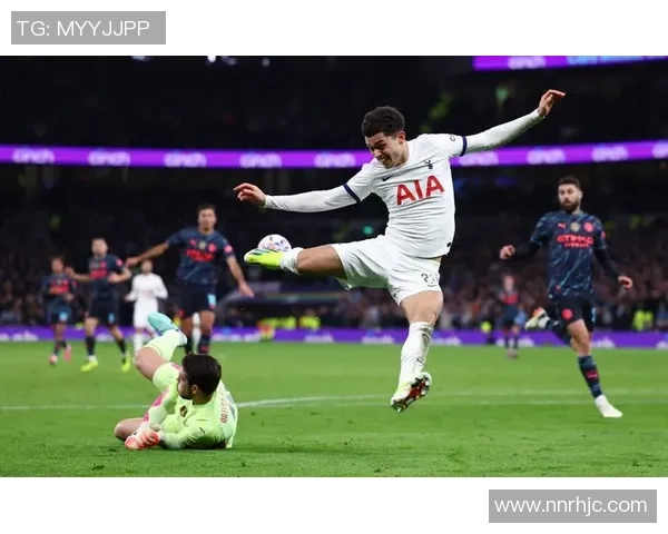 足总杯精彩对决曼城大胜热刺晋级引爆全场激情